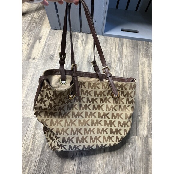 Michael Kors Large Logo Tote - Picture 7 of 10